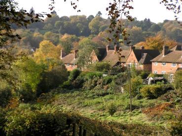 Farnham Lane is characterised by: Rural lane ending on National Trust commons Large houses with extensive gardens Part of Farnham Lane lies within the Settlement Area of Haslemere.