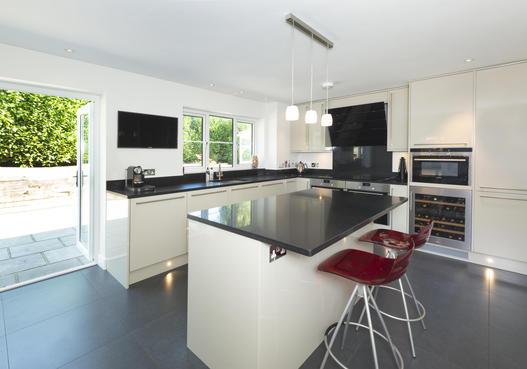 set within landscaped gardens in the heart of Ightham village Leathercote House, Fen Pond Road, Ightham, Sevenoaks, Kent, TN15 9JD Entrance Hall 4 Reception Rooms & Conservatory Kitchen Utility Room