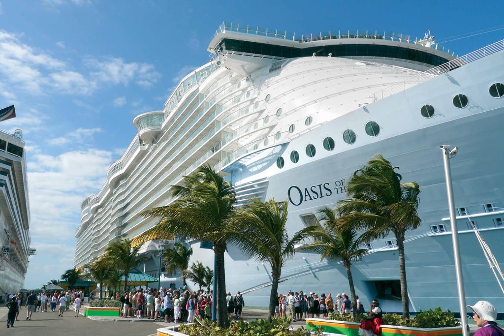 Royal Caribbean s Oasis and Allure of the Seas The Evac Complete Cleantech Solution can be found aboard the Oasis of the Seas and her sister ship the Allure of the Seas, owned by Royal Caribbean