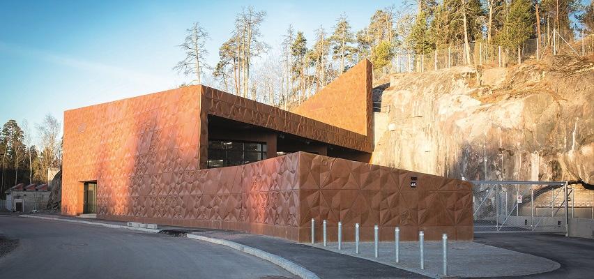 The collection station of Kruunuvuorenranta won the 2017 Vuoden Betonijulkisivu (Concrete Facade of the Year) award and 2017 Vuoden Betonirakenne (Concrete Structure of the year) award in Finland.