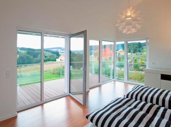 Building Envelope Division Windows and exterior doors Tailor-made window systems to suit all needs Windows made of wood, wood/aluminium, plastic, plastic/aluminium and aluminium Extensive design