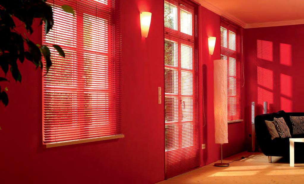 Technical elegance MHZ venetian blinds fit into any window situation.
