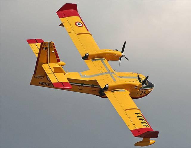 Canadair CL - 415 Primary Mission Secondary Mission Range Max Endurance Cruise Speed Dimensions Max Weight Forest Fire Fighting Transport, SAR 2.