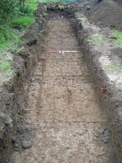 It may be remembered that there was no roadside ditch on the northern edge of the gravel, where it was exposed in the 2012