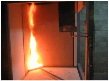 SINGLE BURNING ITEM TEST - SBI (UNE-EN 13823) This test method evaluates the potential contribution to a fire development of wall coverings and ceilings, simulating a fire scenario where a single