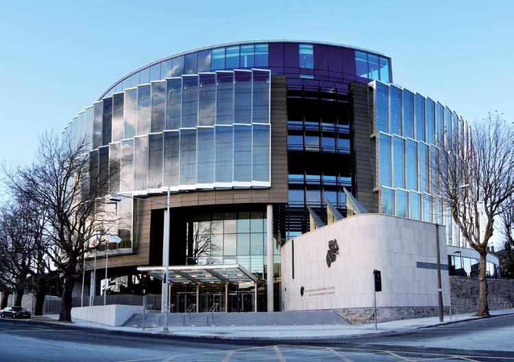 CRIMINAL COURTS OF JUSTICE highly individual, were assessed by a team including The main structure is of reinforced concrete, which representatives of the Courts Service, the Judiciary, provides