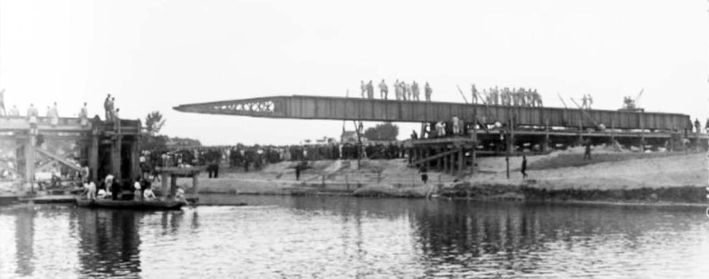The 5th Regiment of Military Engineering building a Marcille bridge, Isles-les-Meldeuses, France, 1912 Europeana Collections