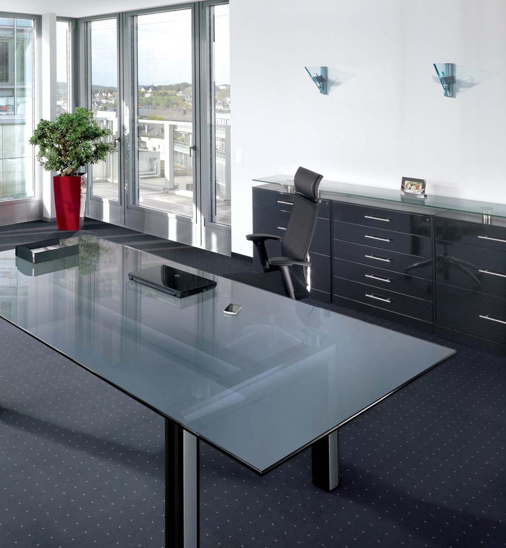 Pure and consistent design: The tabletops give the impression of