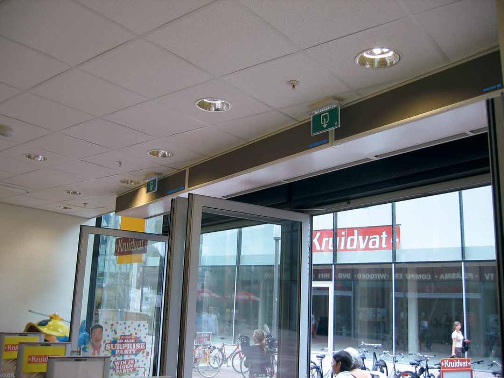easyair Keep cold and contaminated air outside Due to its broad range, the EASYAIR water-supplied or electric air curtain can be used in any sort of open entrance, such as in shops, supermarkets,