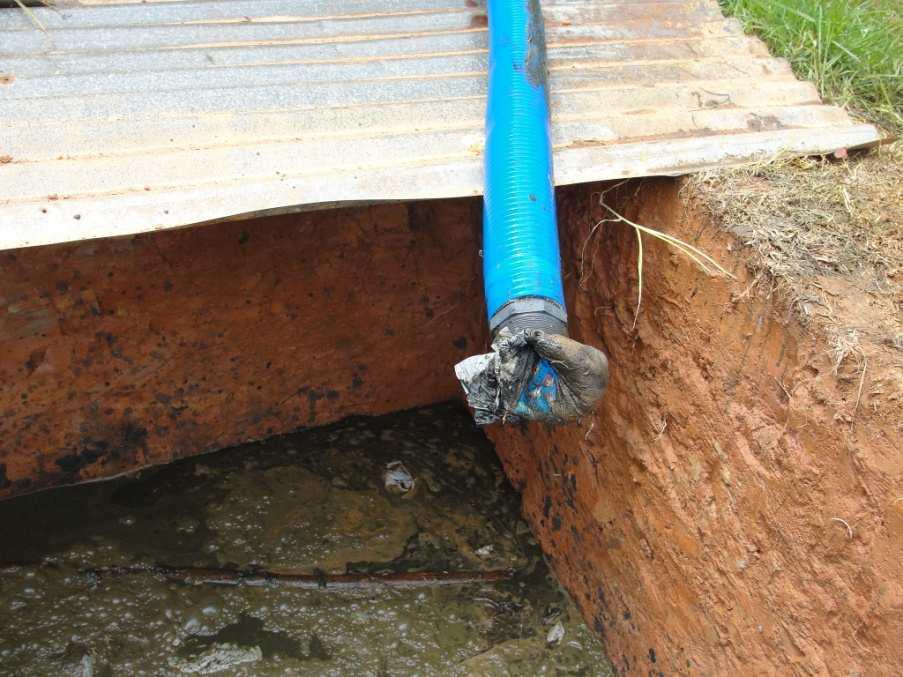 evac User Manual Page 12 3. Trash Pit latrines often contain a range of non-faecal material which may pose a risk of blocking the suction hose when the pit is emptied.