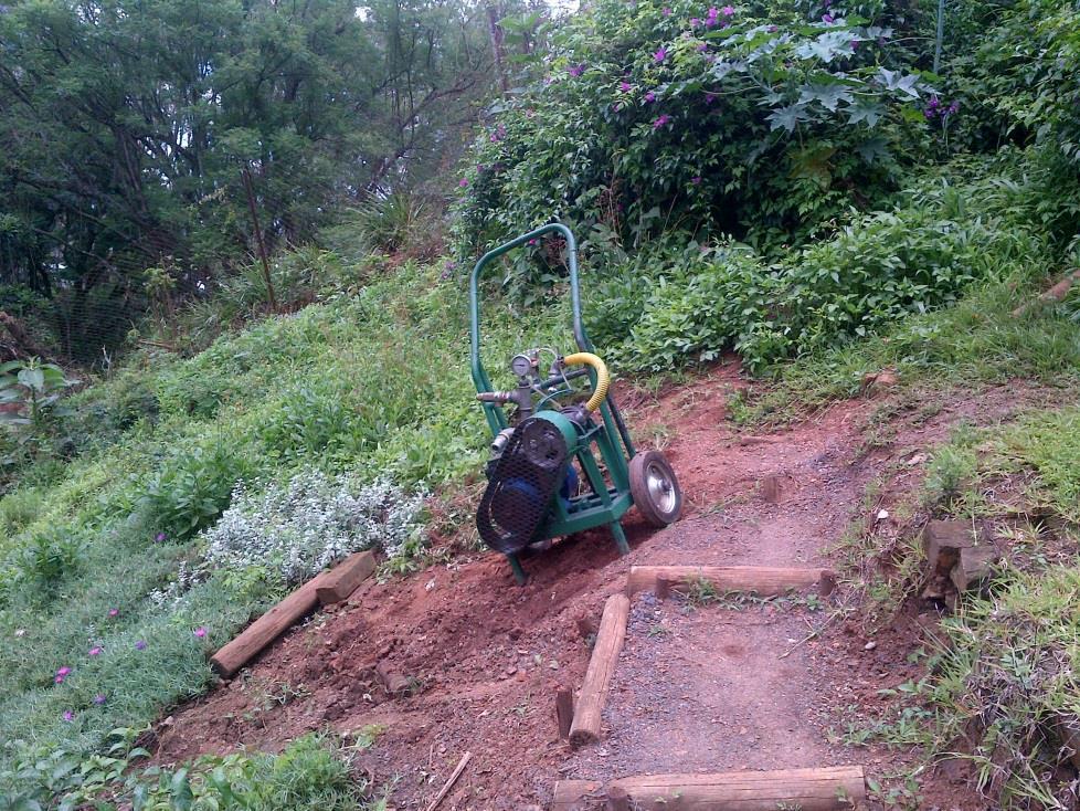 The trolley can be pushed to most sites and can be manoeuvred along narrow paths, down steep slopes and up steps.
