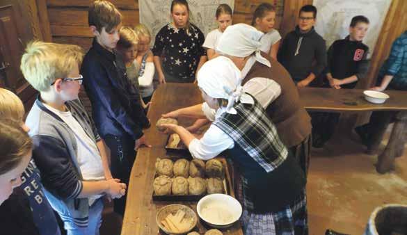 10 PROJEKTS Mācību projekts Mēs esam balti FOTO: no projekta arhīva Skolēniem bija iespēja iepazīt maizes gatavošanu atbilstīgi 19.
