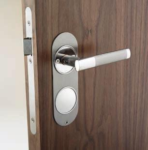 FRS9 return to door lever types available in 2 Dual finish variations (DPS and DSP) and with 4 plate/finish variations, specifiers have a choice of 6 combinations.