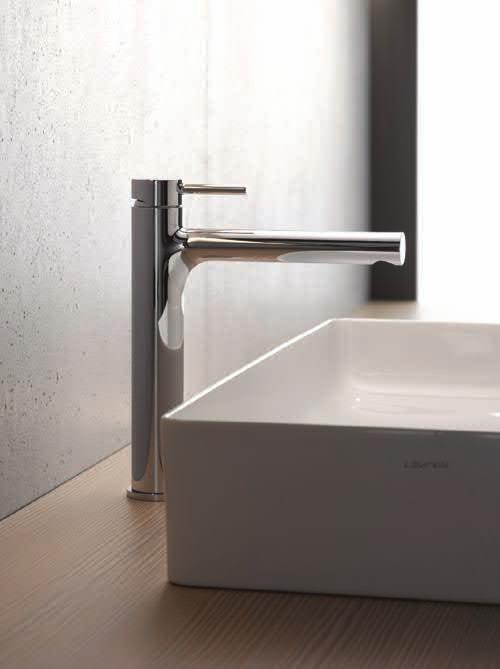 The collection consists of three washbasin mixers available in different heights, representing superior quality tempered by restrained elegance.