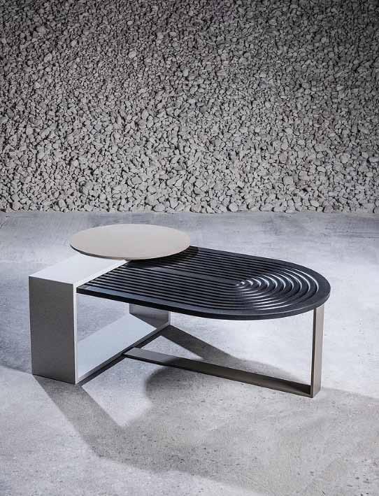 Zeno standard color version produced by stone italiana Zeno (2018, Stone Italiana) is a coffee table made of recomposed quartz plates.