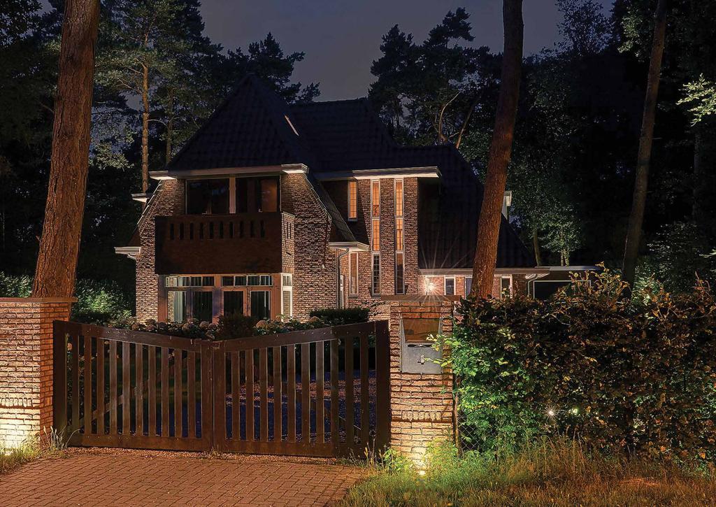 Professional lighting choice Ambiance, safety, convenience and efficiency; enjoy a garden space both day and night with an Easi-Light professional lighting system.