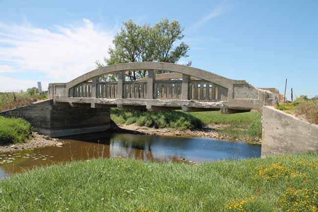 Heritage Resources Centre Township of Grand Valley (GV) Keldon Bridge (Hooker Bridge) (ELGV Bridge #1) Photograph by Melissa Davies, 2012 General Information Bridge No.