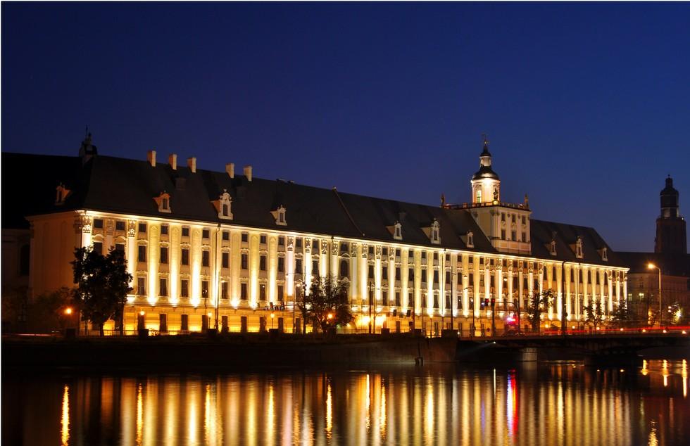 Wroclaw (former Breslau until 1945) is a 1000 year old historic town Famous university from 1702 ( Leopoldina ) History of innovations in German time: - Railroad to Berlin in 1855 - First electric