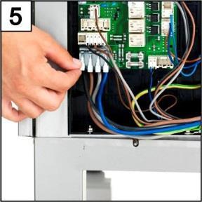 The mains disconnector switch must have a contact opening width of at least 3 mm, and must also be lockable in the neutral position.