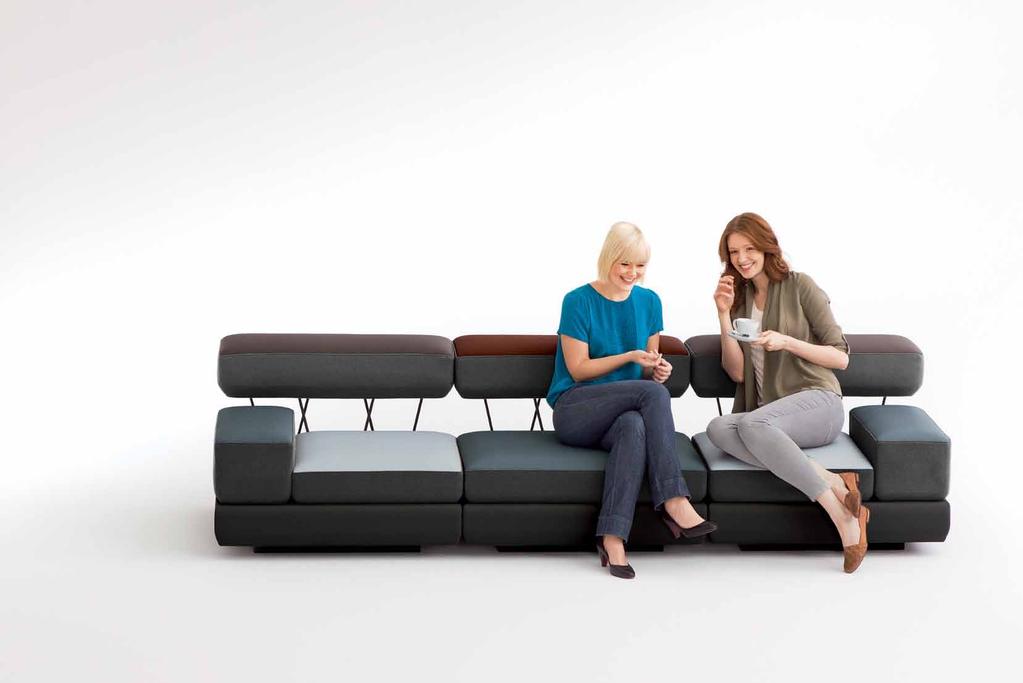 PL 520 PL 600 PL 510 Traditional configurations Three-seat couches are a classic form of upholstered furniture.