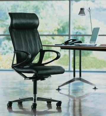 Modus Executive swivel chair 284/81 with a slim, leather-covered cushion. Modus Executive: Sitting in excellence.