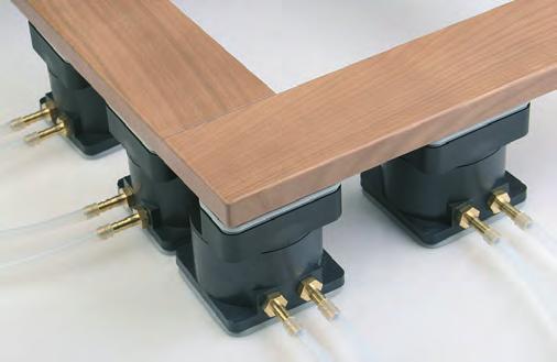 Mono-Base-G has two vacuum connections: The Mono-Base-G is prefixed onto the machine table via the first connection in order to secure it against shifting during workpiece handling.