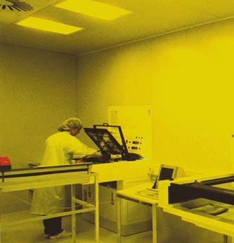 The technical equipment for the system is frequently integrated in the clean room wall so as to enable