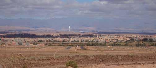 tour d échanges thermiques de Noor L Atlas espace réservé pour un parc urbain Ouarzazate l OUED > vers Tabounte, centre de Tarmigte Le site du futur pôle urbain, côté Tarmigte: 350 ha, 7756 lots,