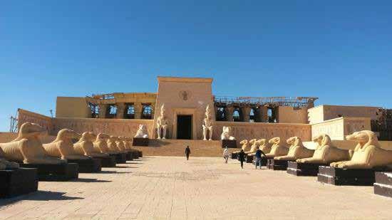 Among the most attractive sites in Greater Ouarzazate are: Aït-Ben-Haddou, the Fint Oasis, the Kasbah of Taourirte in Ouarzazate, Kasbah of Tifoultoute; and, near Ouarzazate, the High Atlas
