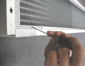Make sure there is no tension in the air curtain. Make sure the fans are stopped.