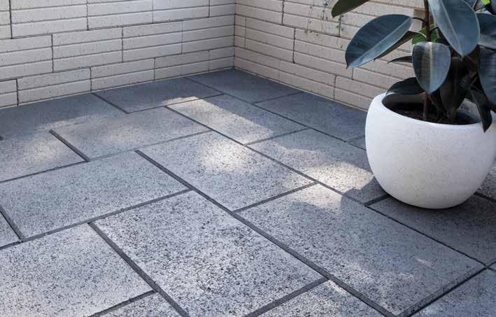 PROMENADE 45 SHARP & CONTEMPORARY This paver is ideal for courtyards, paths and other outdoor