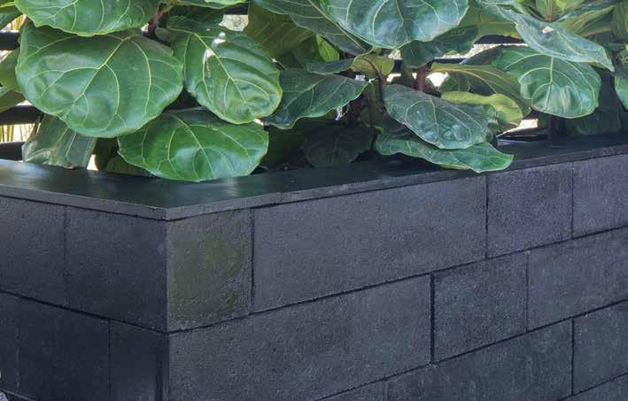 KLINKER CLASSIC OR MODERN A unique new wall system using new impregnation technology for a deeper black colour. A raked joint appearance, sealing recommended. Max. wall height of 600mm.