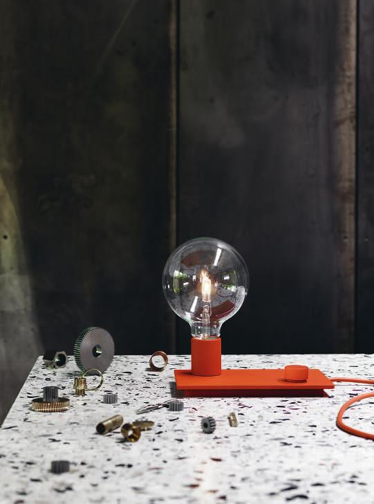28 CONTROL lamp is a unique and playful lamp with references to hi-fi and industrial machinery.