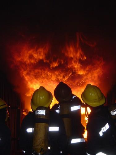 Lessons from Three Major Fires in the UK Non-Nuclear Sector Gareth Thomas Health & Safety Executive (HSE) Government Buildings, Ty Glas, Llanishen, Cardiff, CF14 9ES, UK ABSTRACT Three major fires