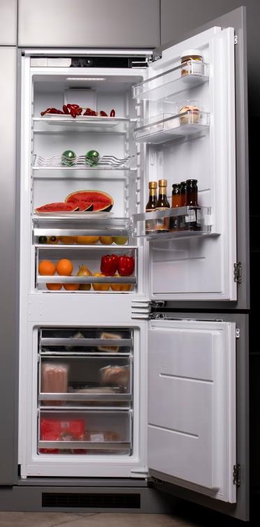 This technology ensures that the fridge and freezer have no exchange of air and are independent in terms of temperature settings.