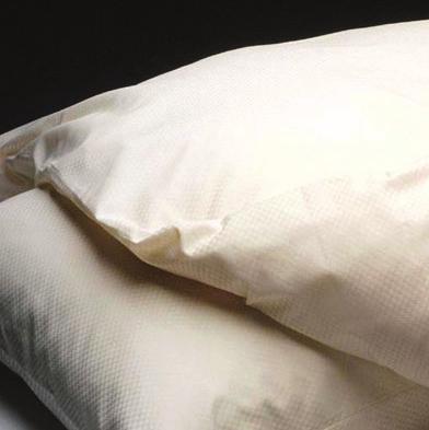 The optimal comfort is increased even further because of the 100% percale cotton cover. This pillow has a 30 cm zipper. It can be washed up to 60 C and can even be tumble-dried at a low temperature.