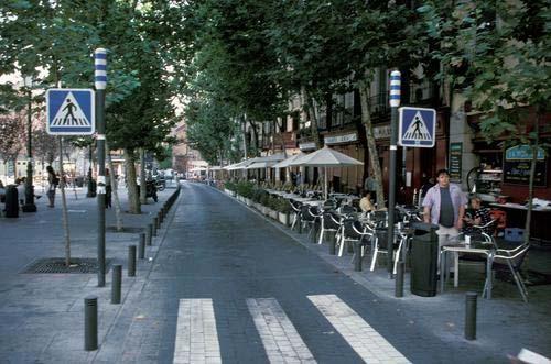 6. Access A short pedestrian crossing at Plaza Santa Ana in Madrid, Spain. To be successful, a square needs to be easy to get to.