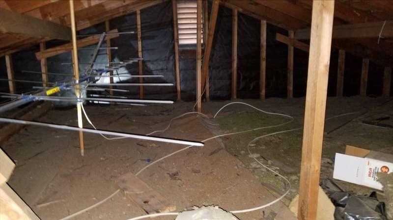Information Attic Insulation: Amount of Insulation 4 to 6 inches Limitations: Garage attic storage Storage, Insulation, Flooring Attic