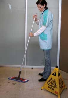 R050839 SaniQuick Holder: For mops with flaps 45 cm length for greater productivity. Mop remains attached to holder. To release the mop after use, just step on the red button.