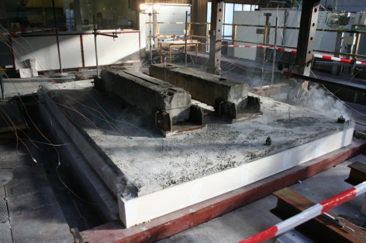 Fire test of composite steel-concrete floor