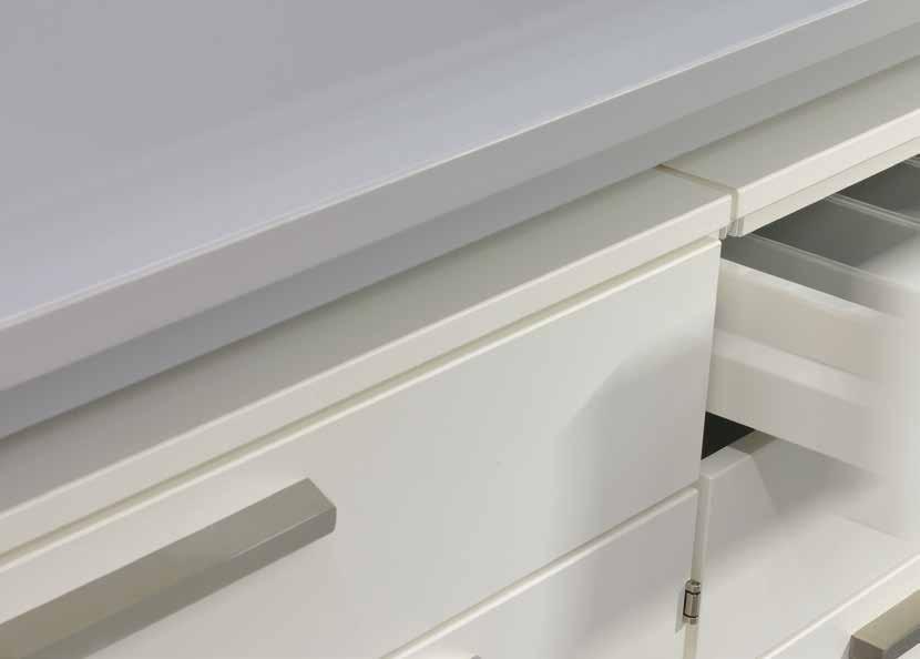 4 Storage cupboards Our SCALA laboratory furniture system provides a vast selection of storage variants for fast access and safe storage.