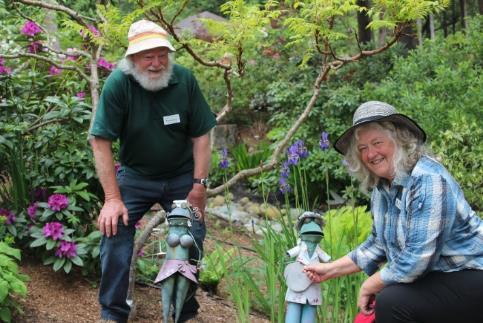 Annual Bus Tour Gardens of the Cowichan Valley A bus load of enthusiastic gardeners left