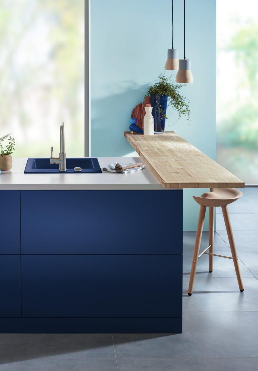 Bold colours for bold ceramic sinks.