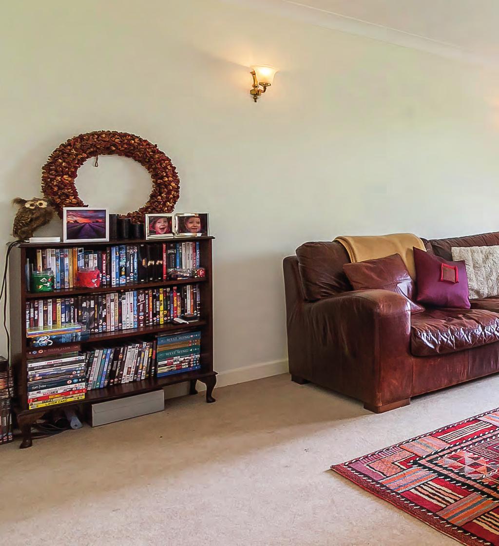 Seller Insight Drake House occupies a wonderful and particularly convenient position on The Ridge in Cold Ash, an aspirational address on the northern side of Newbury and Thatcham with far reaching