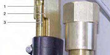 The large volume textile fibre reinforced SDS hose dampens the pressure blows right after the pump.