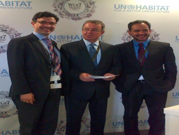 Formalizing the cooperation Signing of the Memorandum of Understanding (MoU) between UN-Habitat & Grupo Argos April 7, 2014 World Urban Forum, Medellin The MoU aims at encouraging dialog with the