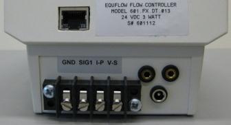 When NOT using a plug: connect wires of the flow meter (1) to the screw connectors. 1.