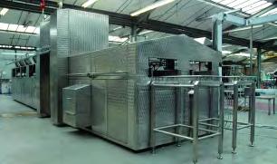 Ideal for containers that require a combination of cleaning operations, pre-washing, washing, label removal,