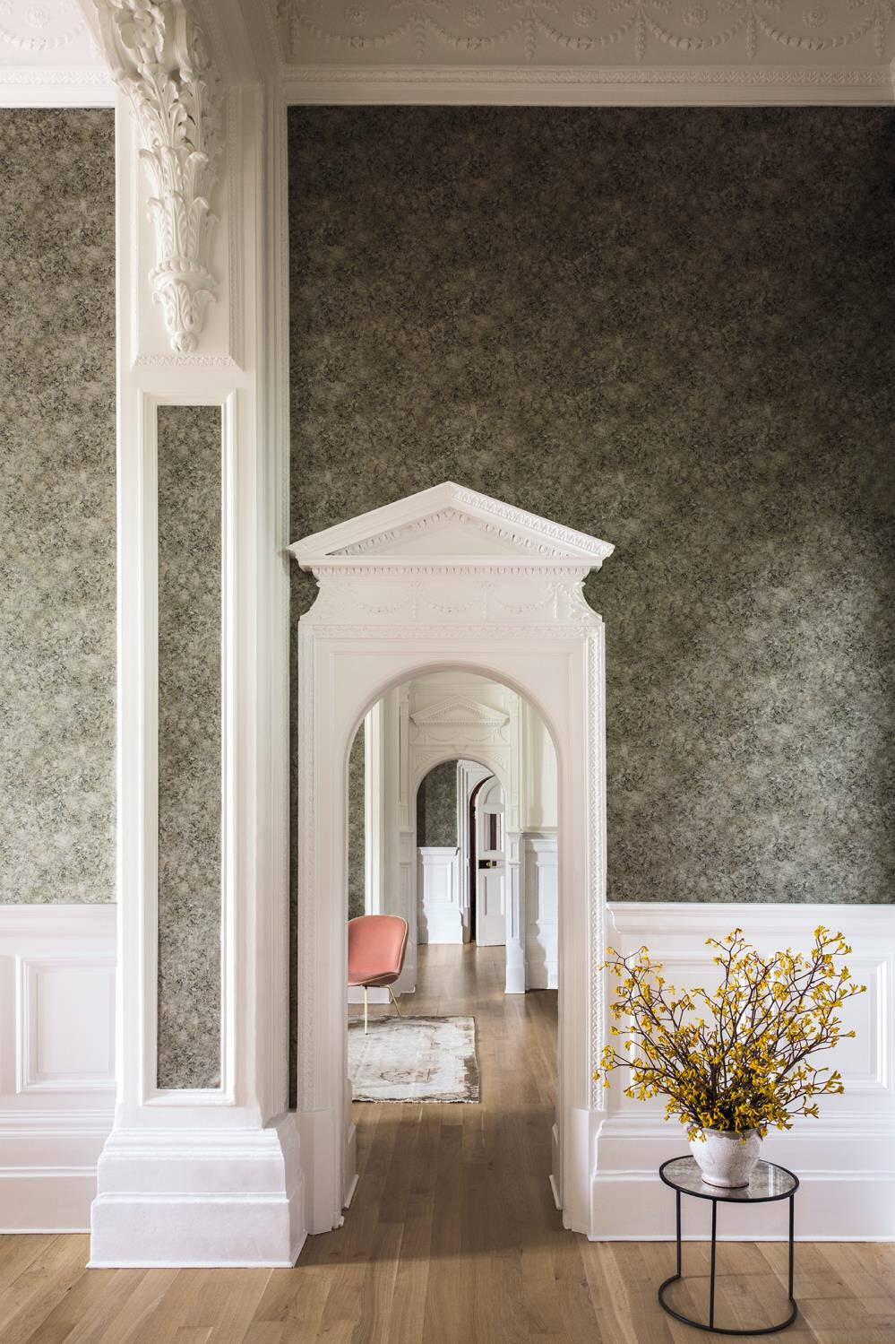Shades of Soft Gold, Warm Gilver, Taupe, and Moss add to its understated elegance.
