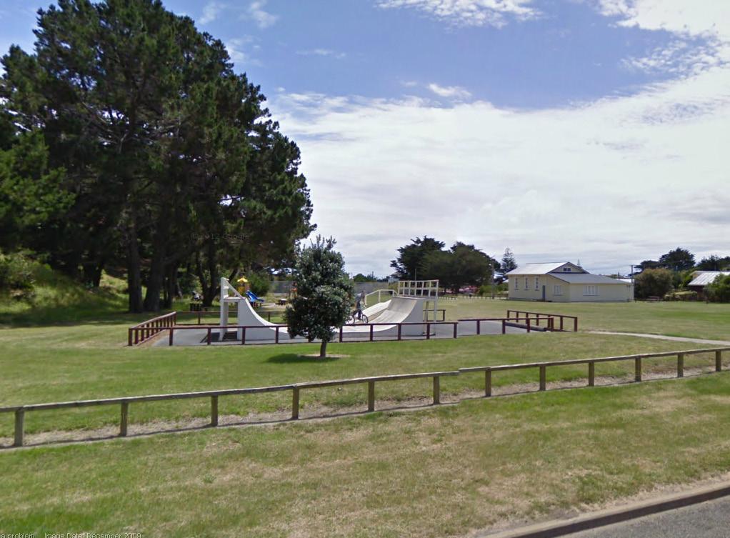 Waitarere Beach, a fantastic area of open space, that s accessible, flexible and distinctive in character. Dual purpose amenity lake and stormwater detention pond Waitarere Domain.